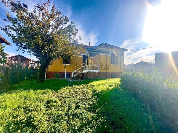 casa indipendente in vendita a Retorbido in zona Garlassolo di Sopra