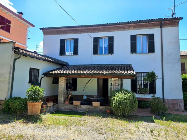 casa indipendente in vendita a Retorbido in zona Garlassolo di Sopra