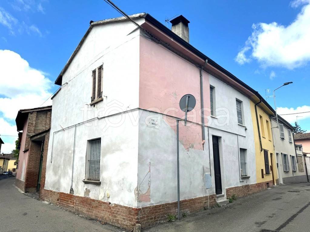 casa indipendente in vendita a Rivanazzano Terme