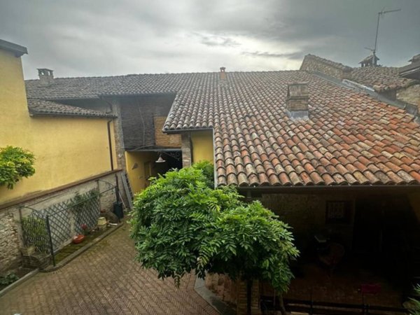 casa indipendente in vendita a Rivanazzano Terme in zona Nazzano