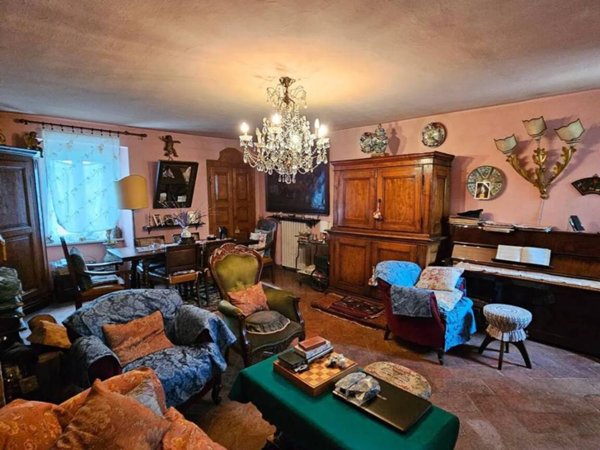 casa indipendente in vendita a Rivanazzano Terme