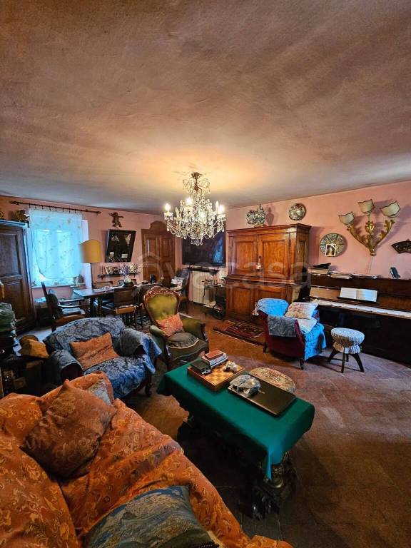 casa indipendente in vendita a Rivanazzano Terme