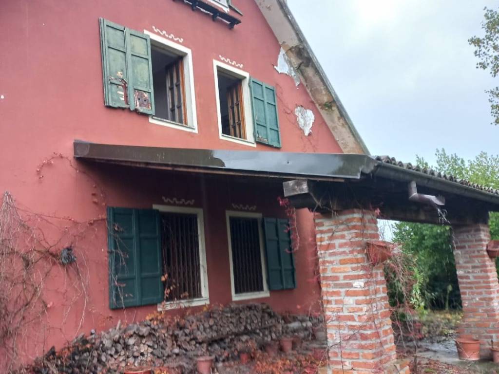 casa indipendente in vendita a Rivanazzano Terme