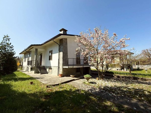 casa indipendente in vendita a Rivanazzano Terme