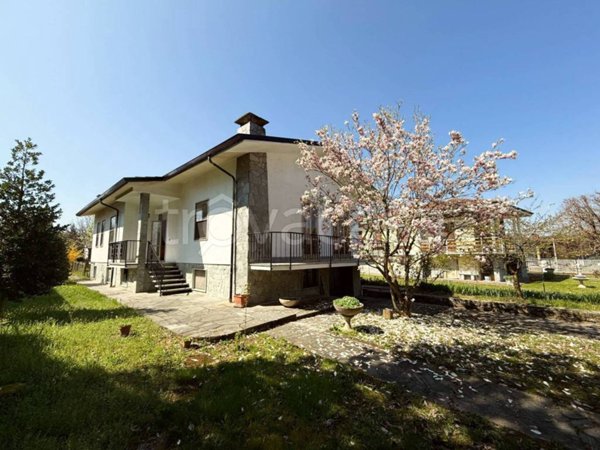 casa indipendente in vendita a Rivanazzano Terme