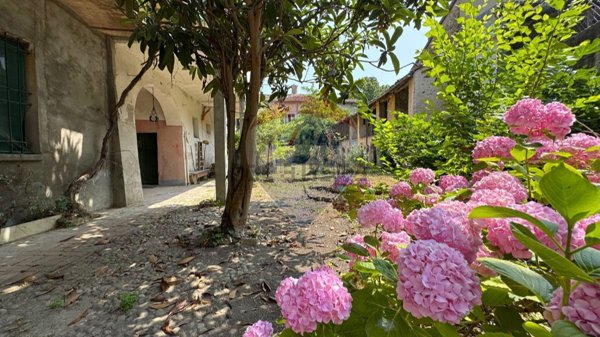 casa indipendente in vendita a Rivanazzano Terme in zona Nazzano