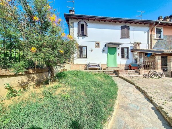 casa indipendente in vendita a Rivanazzano Terme