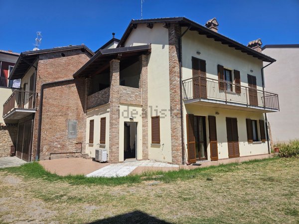 casa indipendente in vendita a Rivanazzano Terme in zona Nazzano