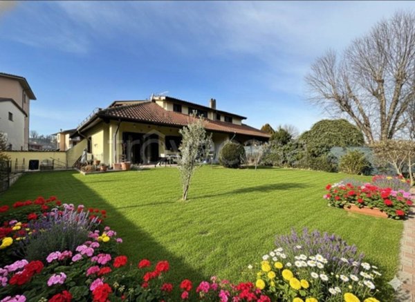 casa indipendente in vendita a Rivanazzano Terme