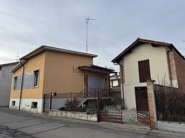 casa indipendente in vendita a Rivanazzano Terme in zona Nazzano