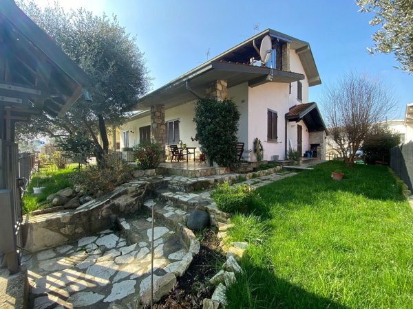 casa semindipendente in vendita a Rivanazzano Terme in zona Nazzano