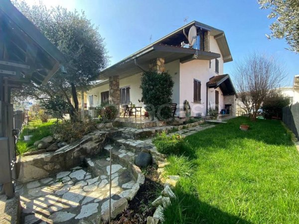 casa indipendente in vendita a Rivanazzano Terme