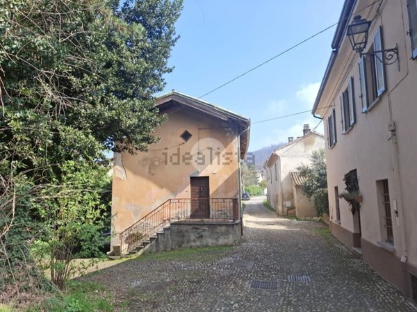 casa semindipendente in vendita a Rivanazzano Terme in zona Nazzano