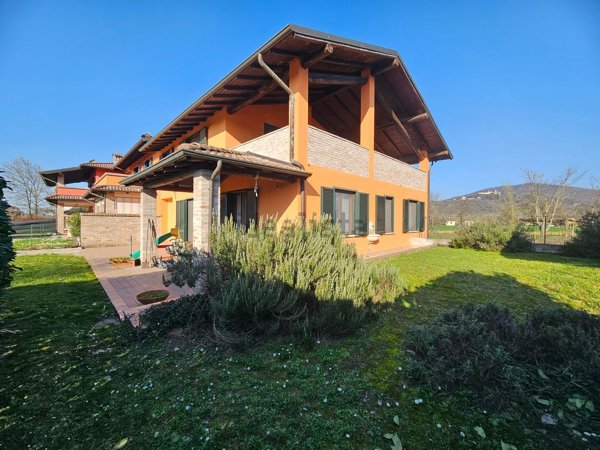 casa indipendente in vendita a Rivanazzano Terme in zona Nazzano