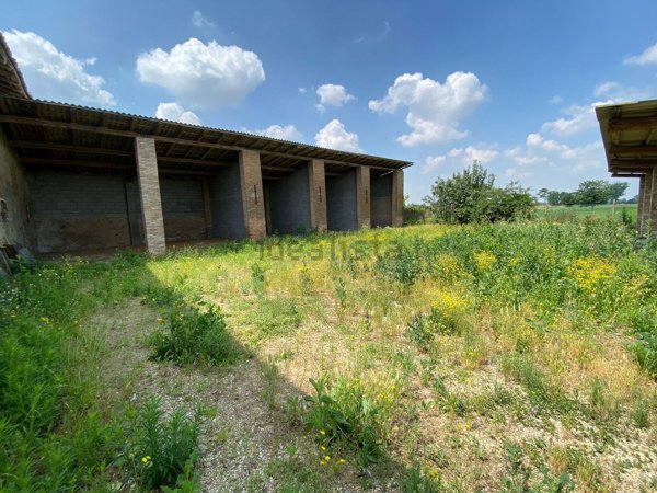 casale in vendita a Rivanazzano Terme in zona Nazzano