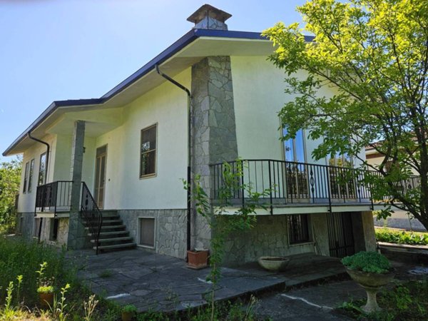casa indipendente in vendita a Rivanazzano Terme in zona Nazzano