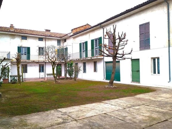 casa indipendente in vendita a Rivanazzano Terme