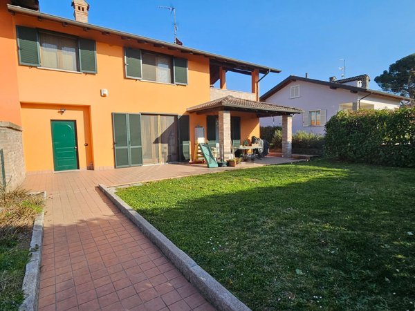 casa indipendente in vendita a Rivanazzano Terme in zona Nazzano