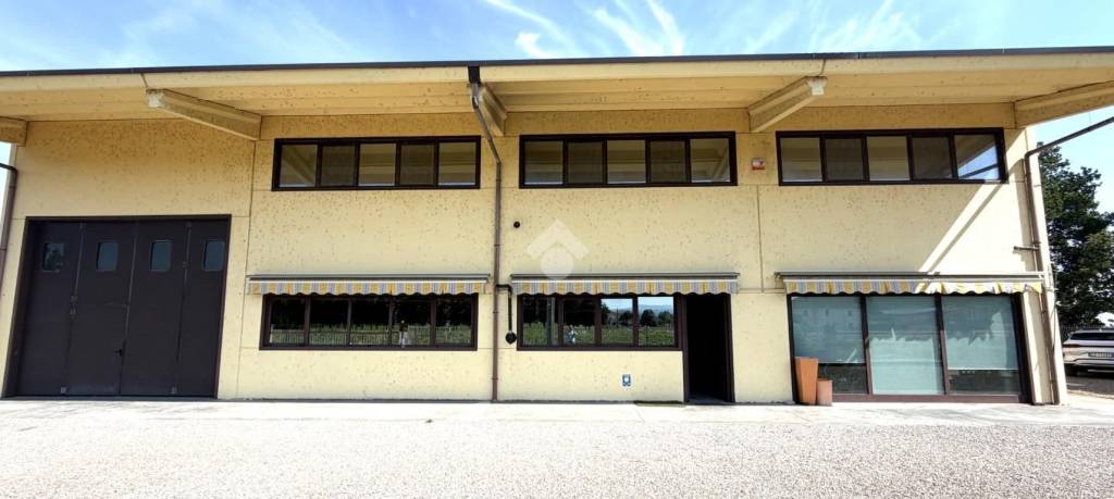 locale commerciale in vendita a Rivanazzano Terme in zona Nazzano