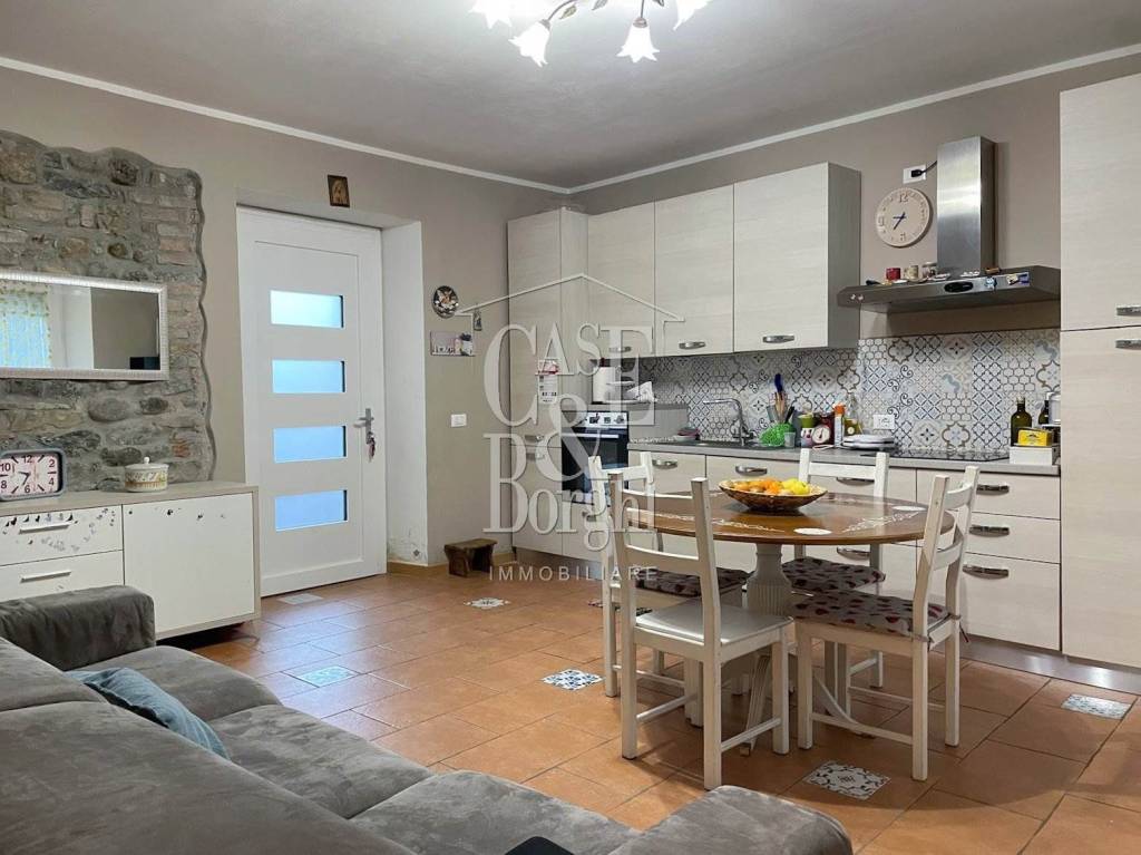 casa indipendente in vendita a Rivanazzano Terme in zona Chioda