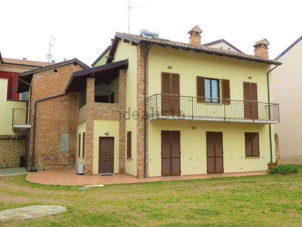 casa indipendente in vendita a Rivanazzano Terme