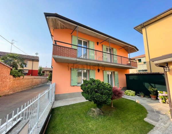 casa indipendente in vendita a Rivanazzano Terme