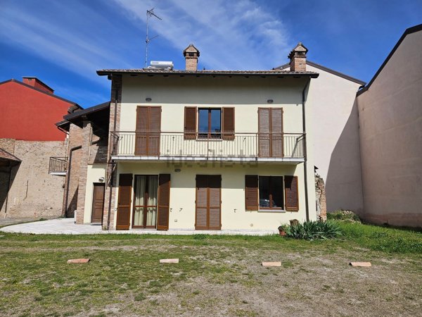 casa indipendente in vendita a Rivanazzano Terme