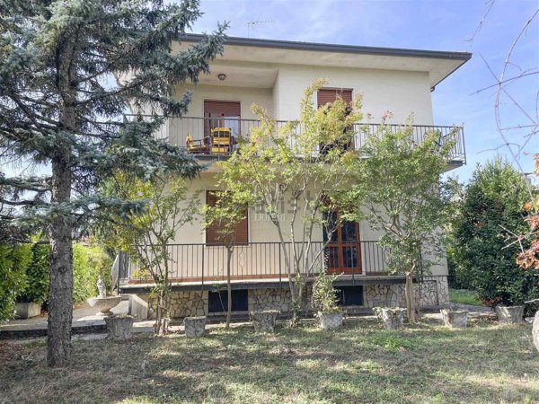 casa indipendente in vendita a Rivanazzano Terme