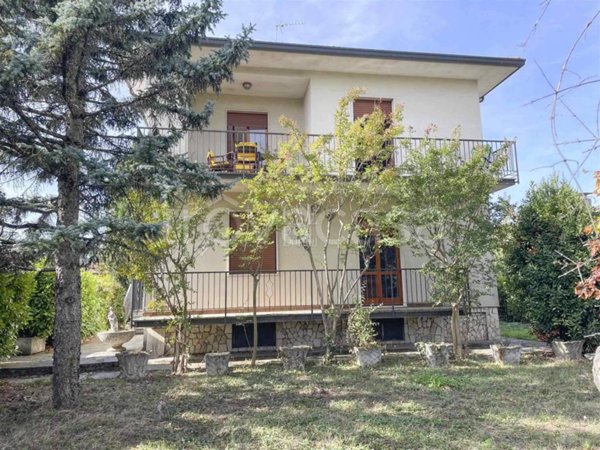casa indipendente in vendita a Rivanazzano Terme