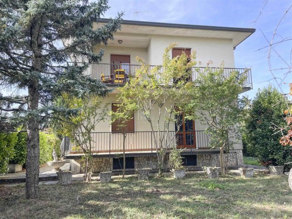 casa indipendente in vendita a Rivanazzano Terme