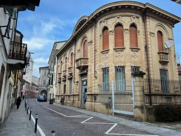 negozio in vendita a Robbio