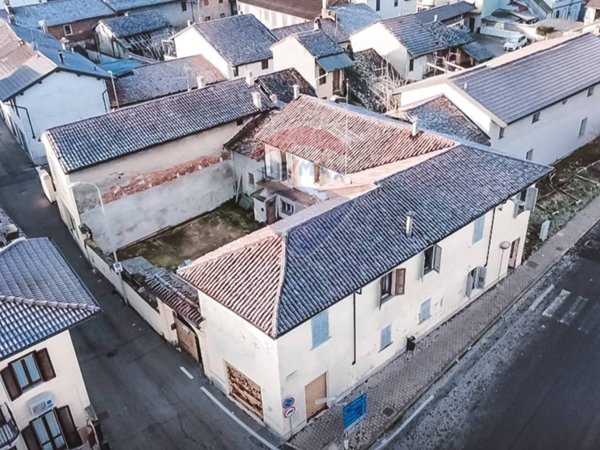 casa indipendente in vendita a Robbio