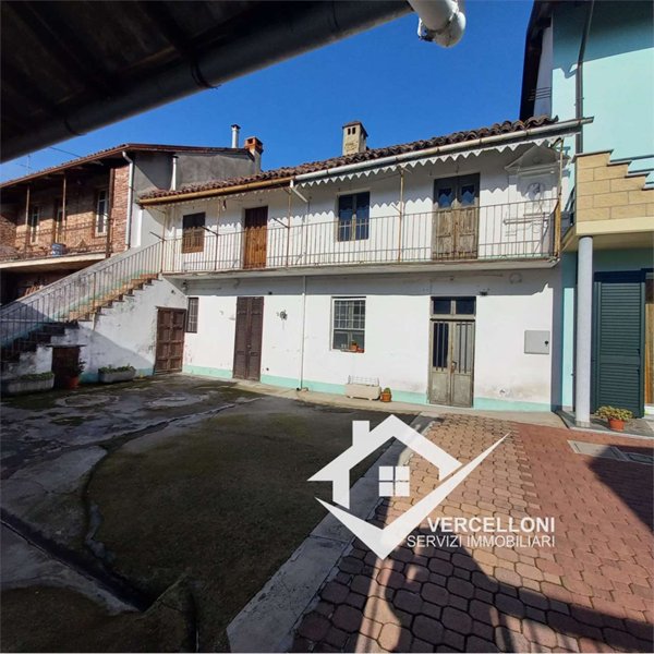 casa indipendente in vendita a Robbio