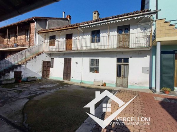 casa indipendente in vendita a Robbio