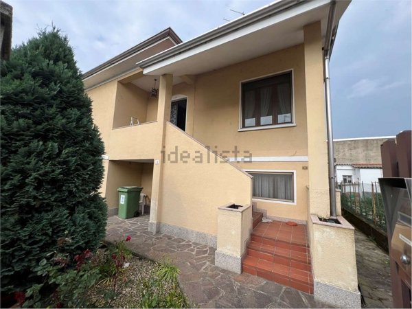 casa indipendente in vendita a Robbio