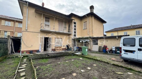 casa indipendente in vendita a Robbio