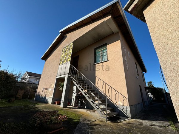 casa indipendente in vendita a Robbio