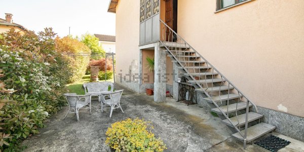 casa indipendente in vendita a Robbio