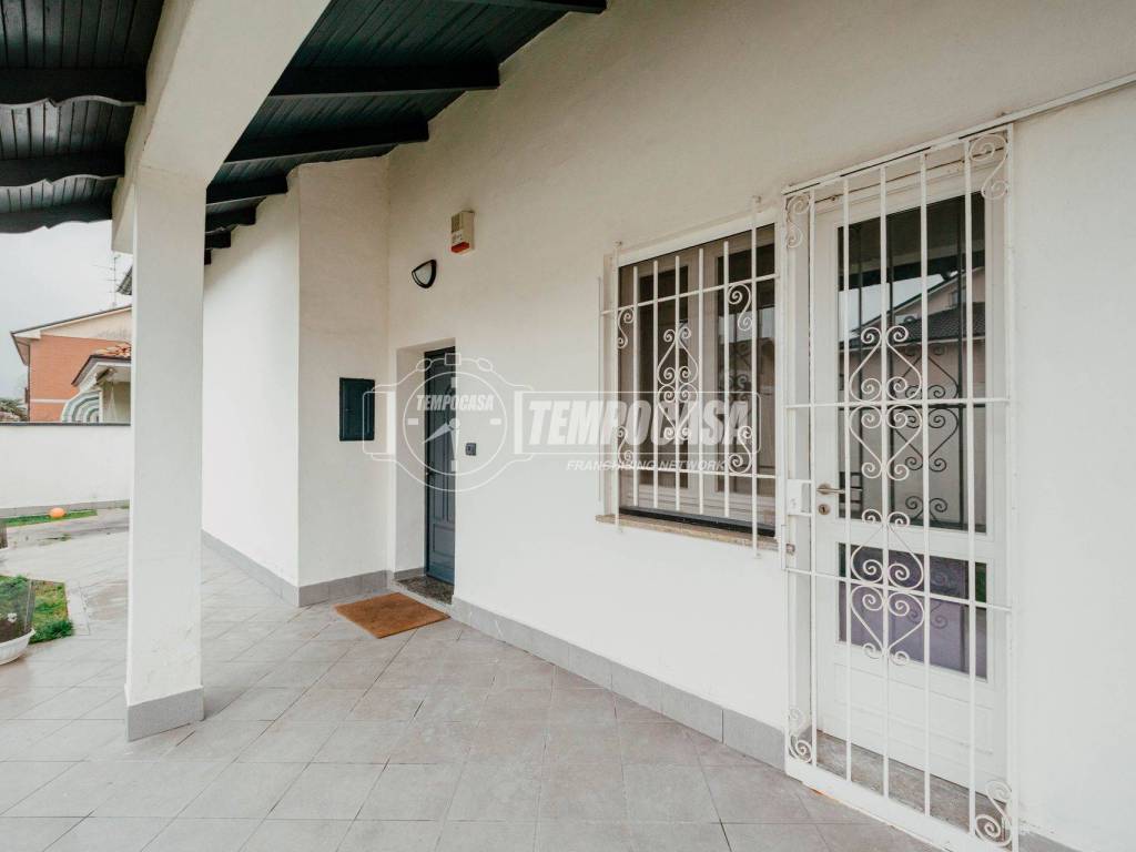 casa indipendente in vendita a Robbio