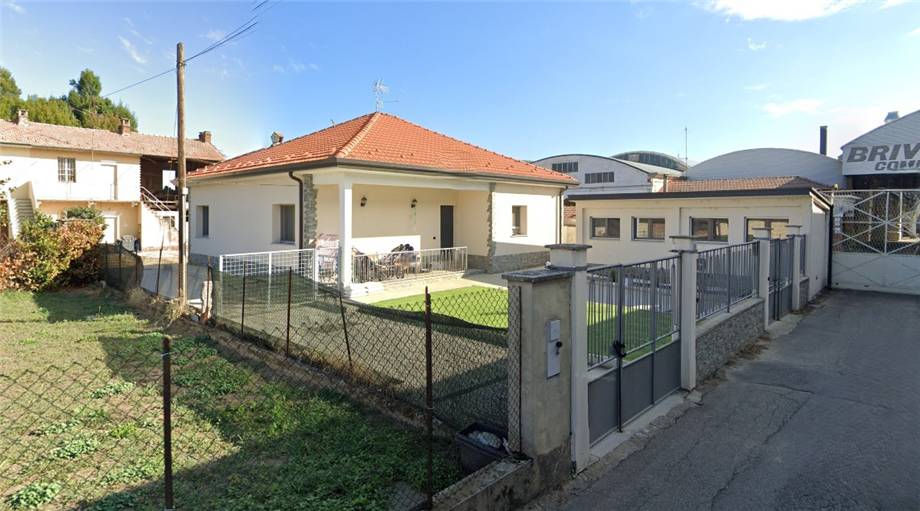casa indipendente in vendita a Robbio