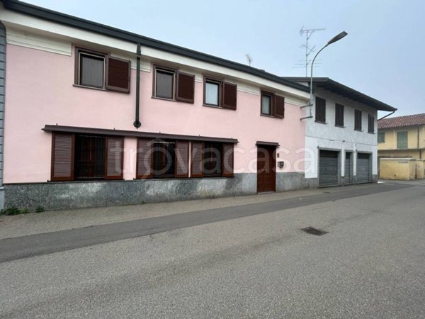 casa indipendente in vendita a Robbio
