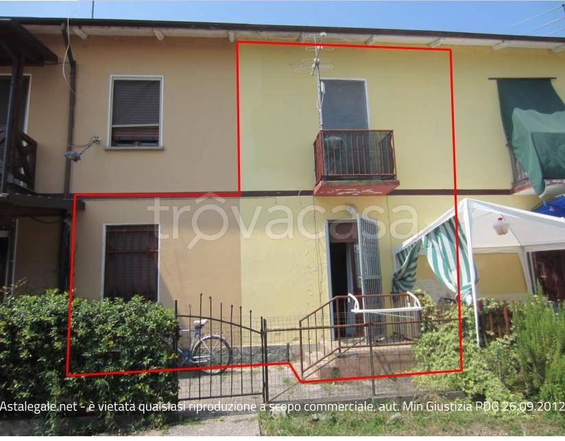 casa indipendente in vendita a Robbio