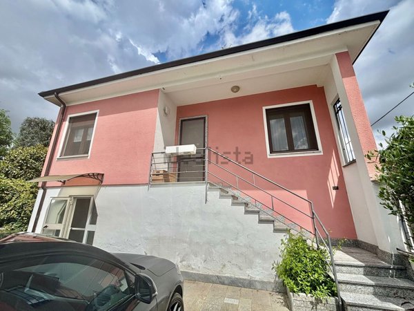 casa indipendente in vendita a Robbio
