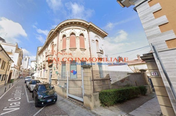 negozio in vendita a Robbio