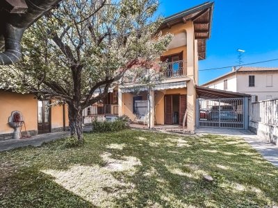 casa indipendente in vendita a Robbio