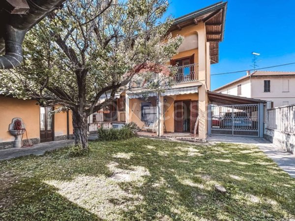 casa indipendente in vendita a Robbio