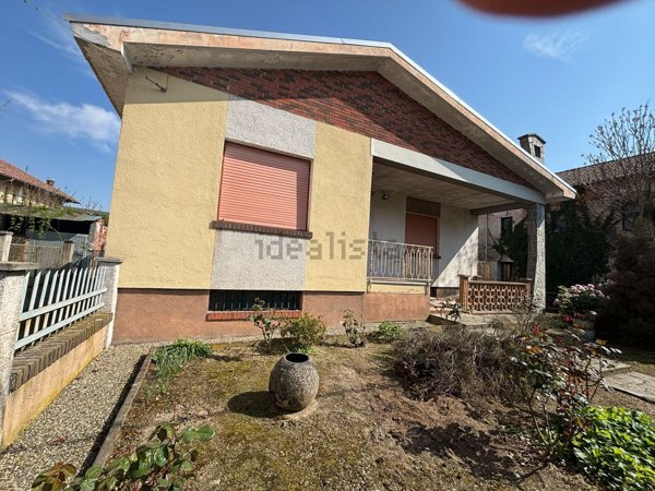 casa indipendente in vendita a Robbio