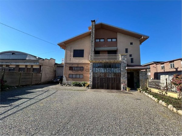 casa indipendente in vendita a Robbio
