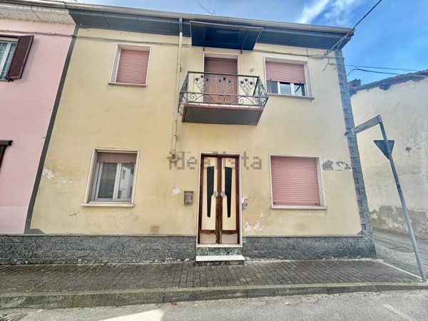pentavano in vendita a Robbio