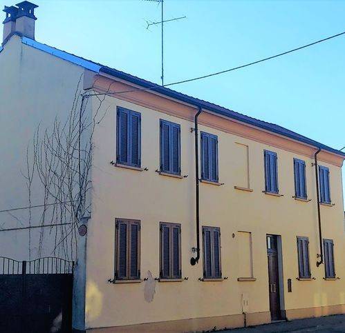 casa indipendente in vendita a Robbio